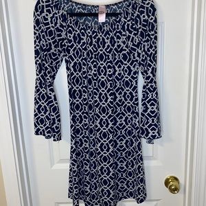 Pink Coconut Sz medium stretchy cozy wrinkle free dress navy and white